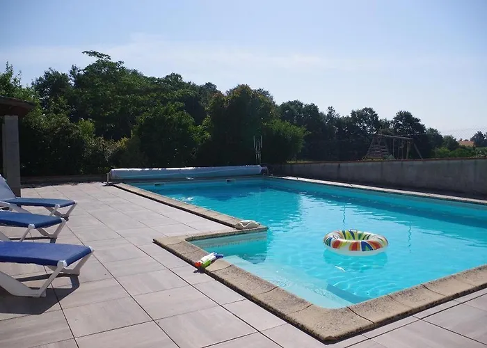 La Ferme De Menoun Dom wakacyjny *