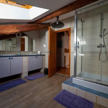 Casa de Férias La Ferme De Menoun