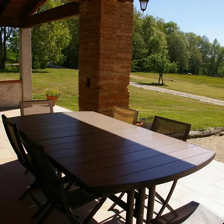 Casa de Férias La Ferme De Menoun